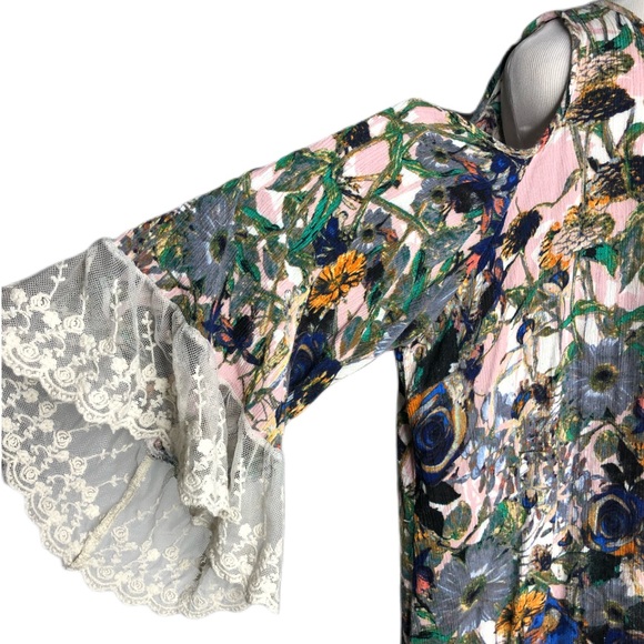 She + Sky Cold Shoulder Floral Lace Dress - Picture 4 of 6
